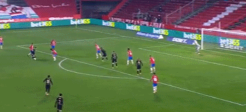 纽约洋基官方透露：正与多伦多蓝鸟商讨关于一名顶级内野手的潜在交易